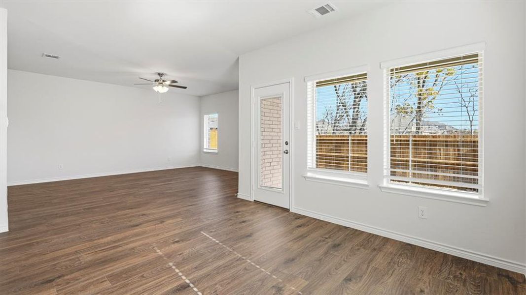 Spacious, unfurnished interior of a new home in Silverado, Aubrey (Image 22).