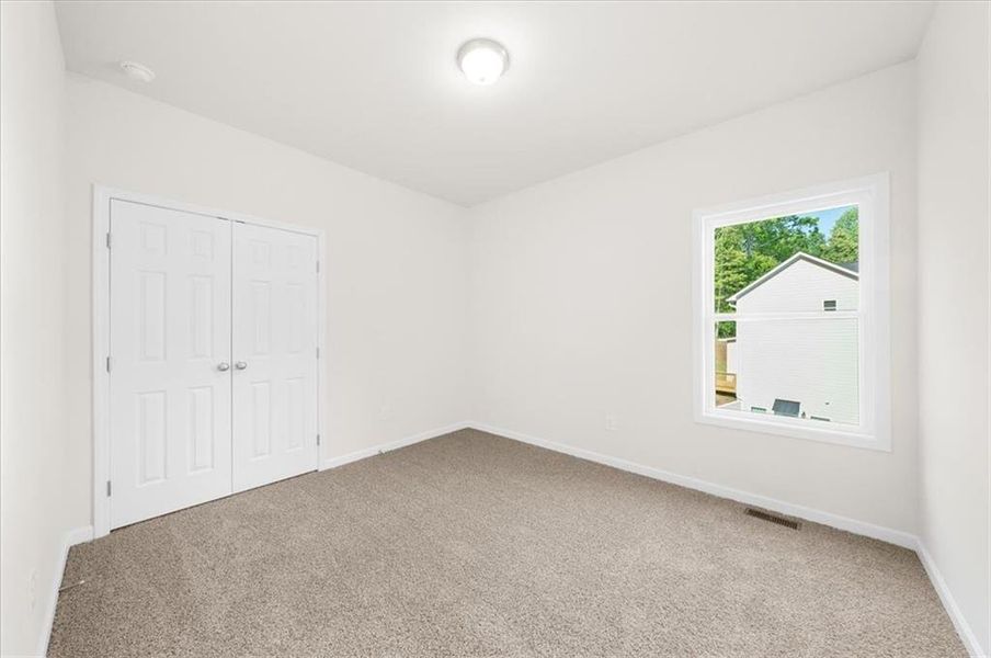 Spacious, unfurnished interior of a new home in , Gainesville (Image 31).