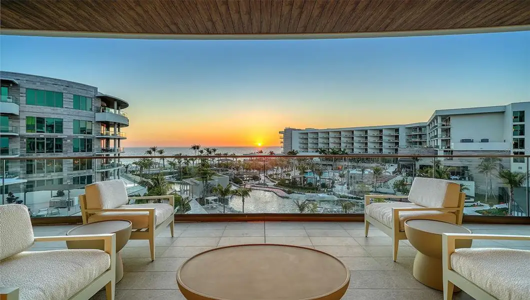 Condo located in Longboat Key, FL showcasing its design and architecture (Image 26).