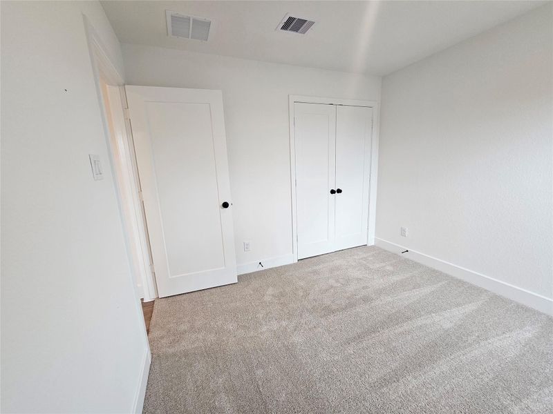 Spacious, unfurnished interior of a new home in , Conroe (Image 7).