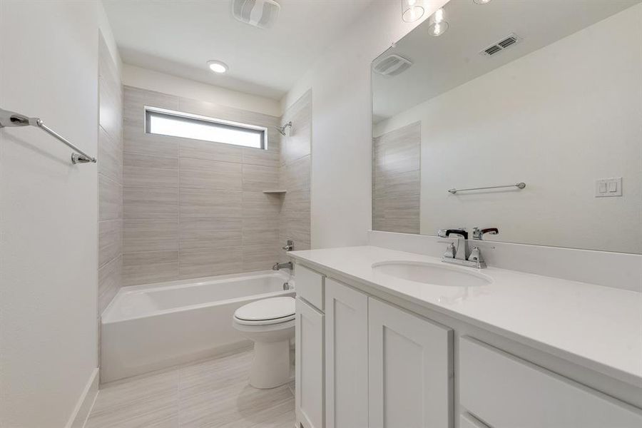 Furnished interior view inside a new home in The Homestead - 62', Rockwall (Image 19).