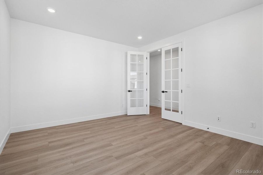 Spacious, unfurnished interior of a new home in , Littleton (Image 24).