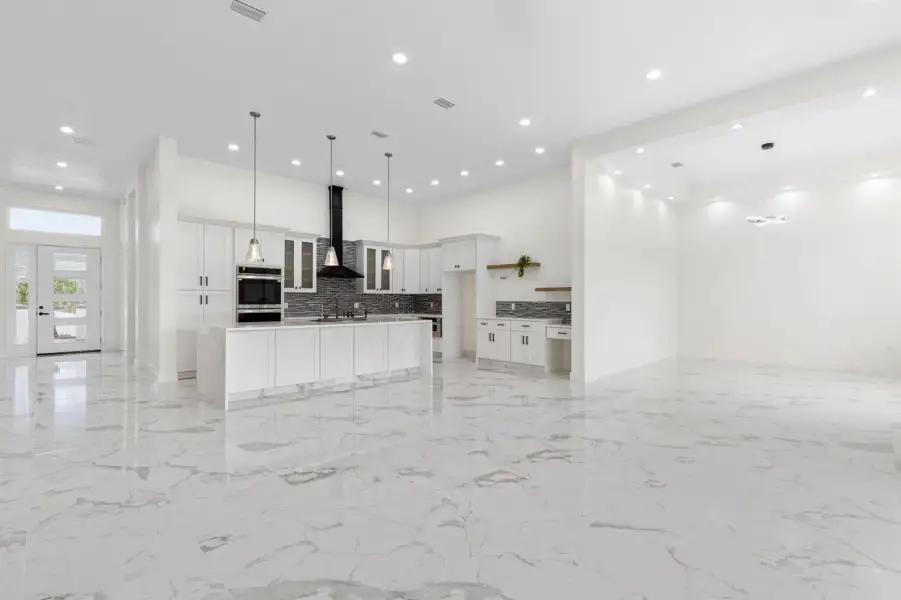 10-web-or-mls-116 Longview Way N-9