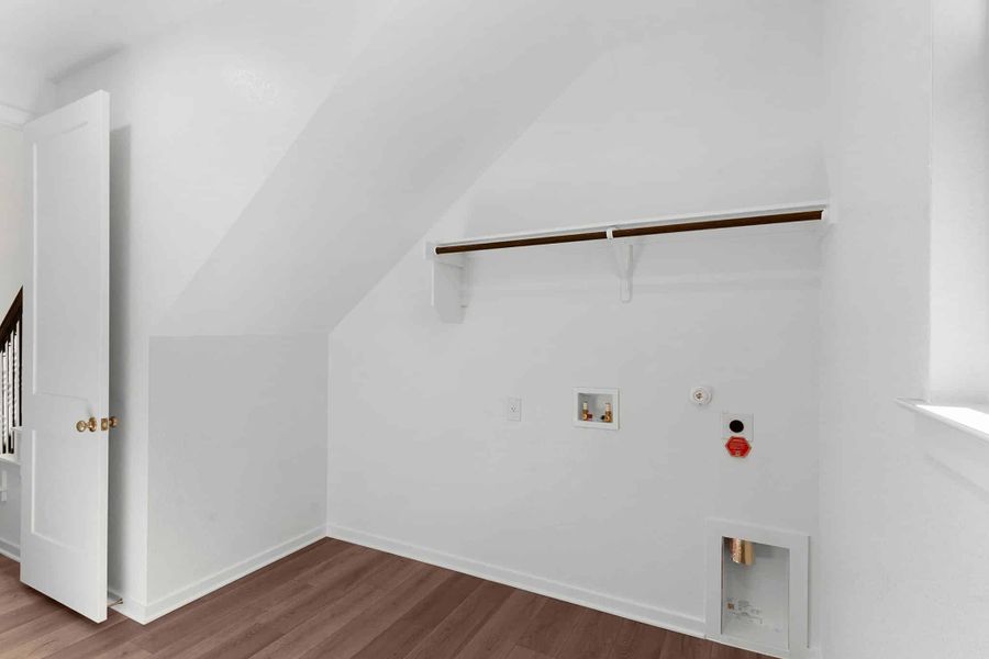 Spacious, unfurnished interior of a new home in Highland Village, Georgetown (Image 26).