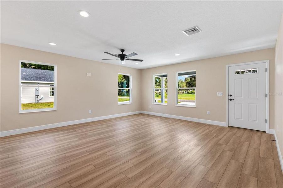 Spacious, unfurnished interior of a new home in , Bushnell (Image 14).