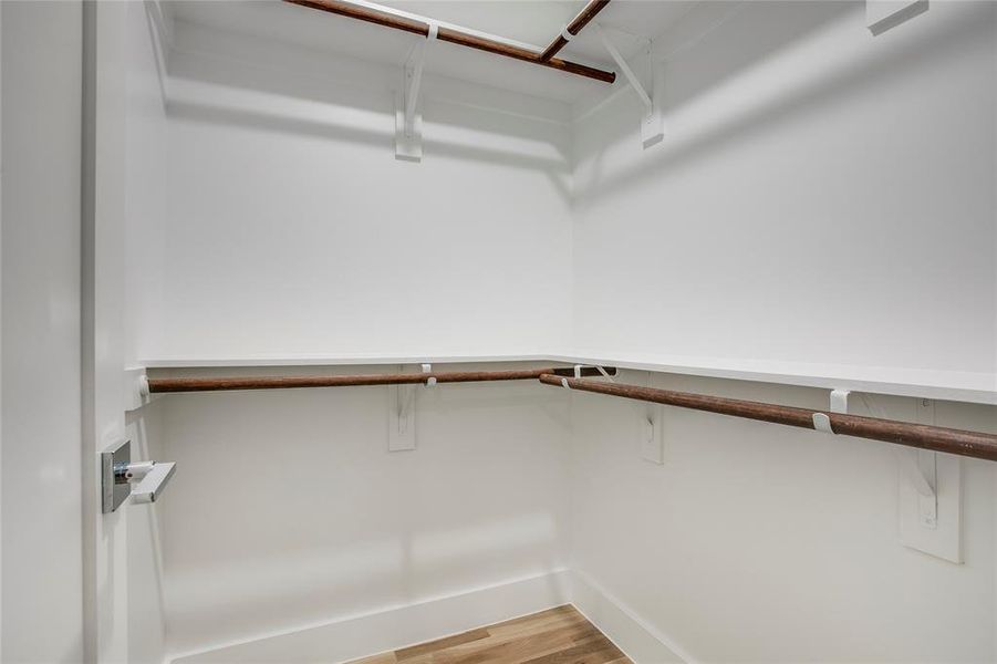 Spacious, unfurnished interior of a new home in , Dallas (Image 37).