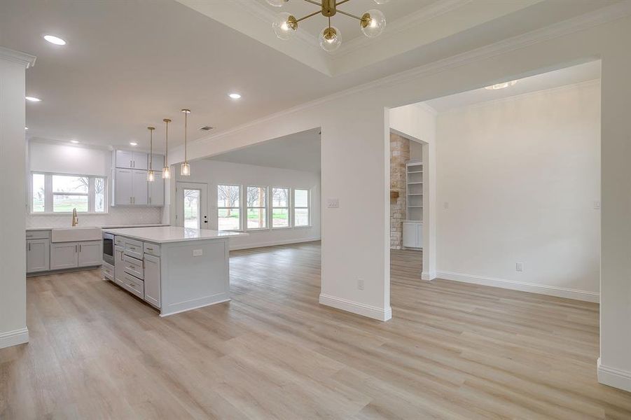 Spacious, unfurnished interior of a new home in , Granbury (Image 28). Spacious, unfurnished interior of a new home in , Granbury (Image 28).