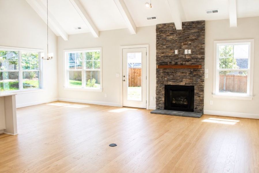Spacious, unfurnished interior of a new home in Weybridge, Burlington (Image 21).