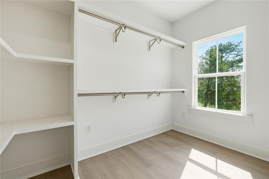 Spacious, unfurnished interior of a new home in , Alpharetta (Image 12).