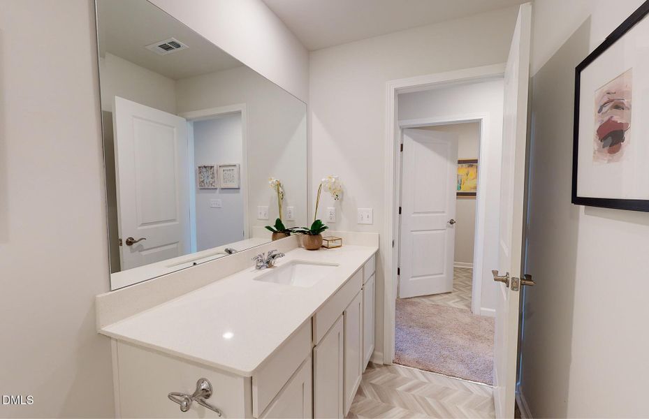 TN CTX RL Rosella INT Second Bath 2