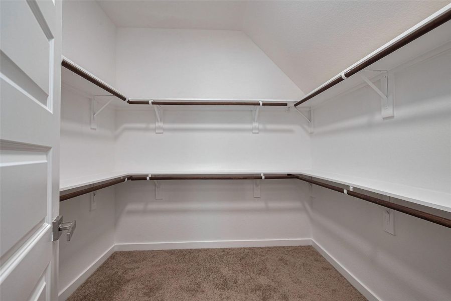 Spacious, unfurnished interior of a new home in , Houston (Image 46).