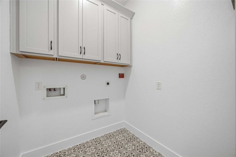 Spacious, unfurnished interior of a new home in Ellwood, Iowa Colony (Image 21). Spacious, unfurnished interior of a new home in Ellwood, Iowa Colony (Image 21).