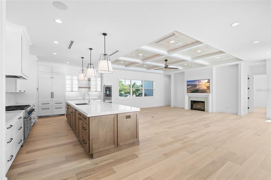 Furnished interior view inside a new home in , Boca Grande (Image 7).
