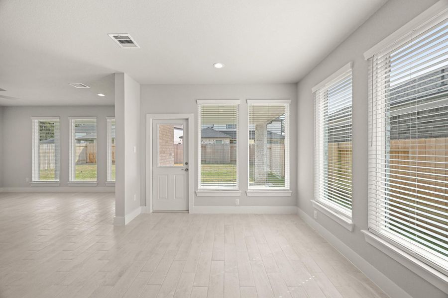 Spacious, unfurnished interior of a new home in Barton Creek Ranch, Conroe (Image 13). Spacious, unfurnished interior of a new home in Barton Creek Ranch, Conroe (Image 13).