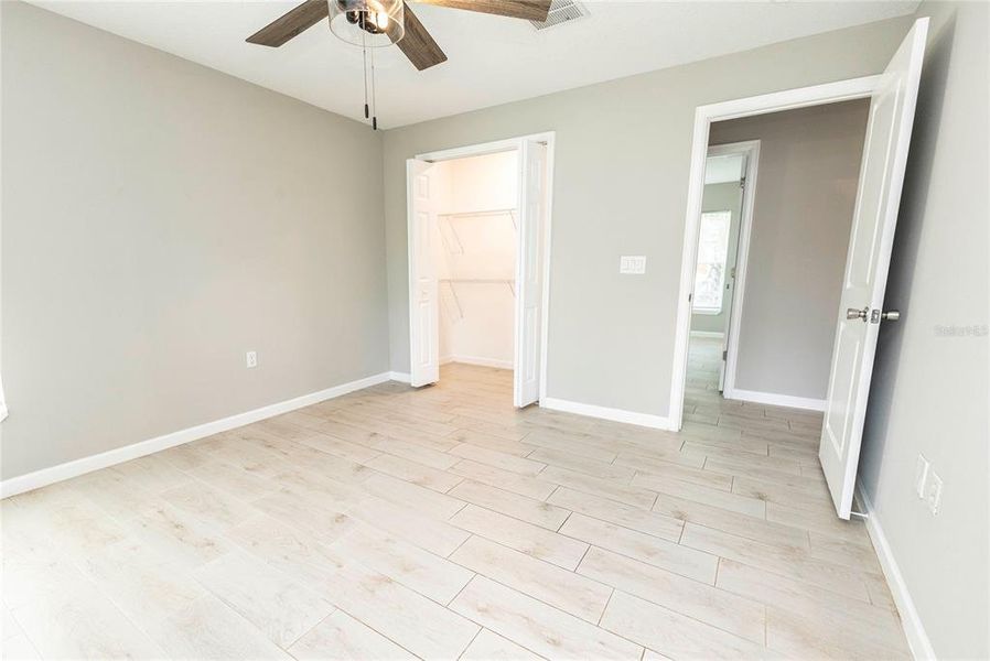 Spacious, unfurnished interior of a new home in , Lake Panasoffkee (Image 17).