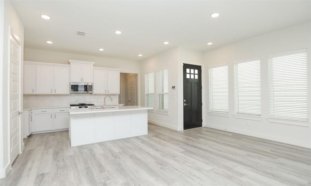 Furnished interior view inside a new home in Independence Heights, Houston (Image 11).