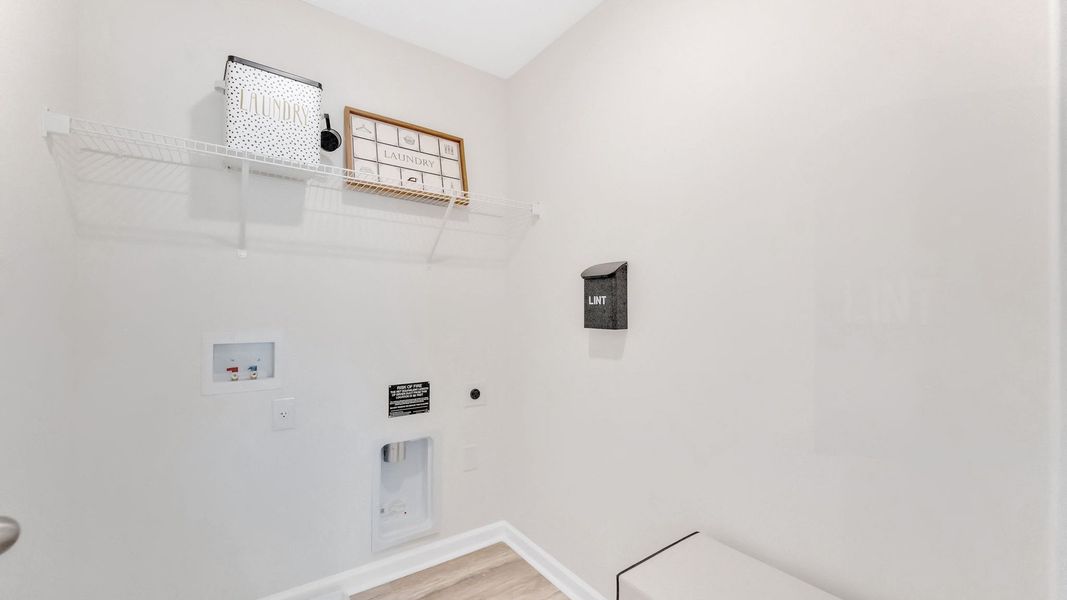 Spacious, unfurnished interior of a new home in Emory Creek, Harriman (Image 21).