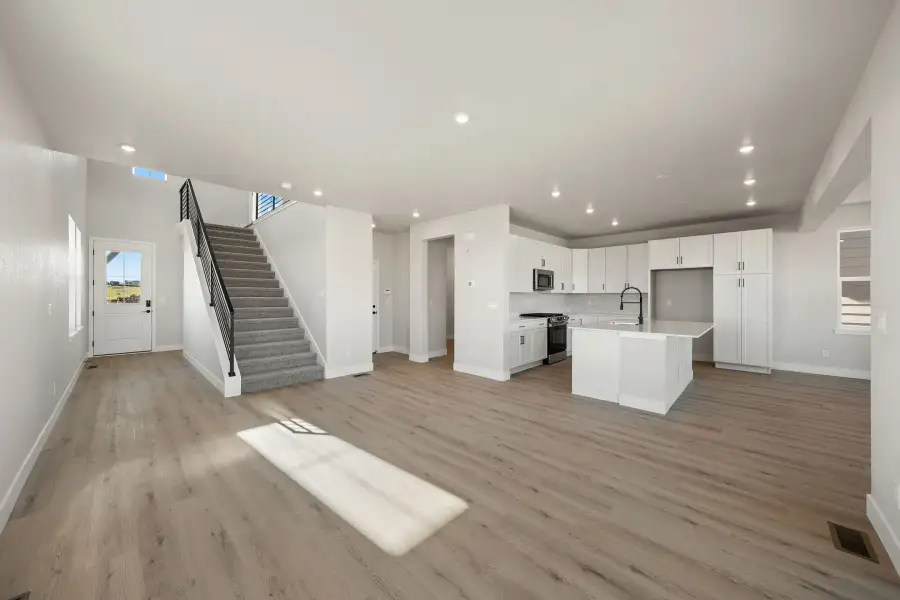 Spacious, unfurnished interior of a new home in Trumark Homes at Sterling Ranch, Littleton (Image 14).