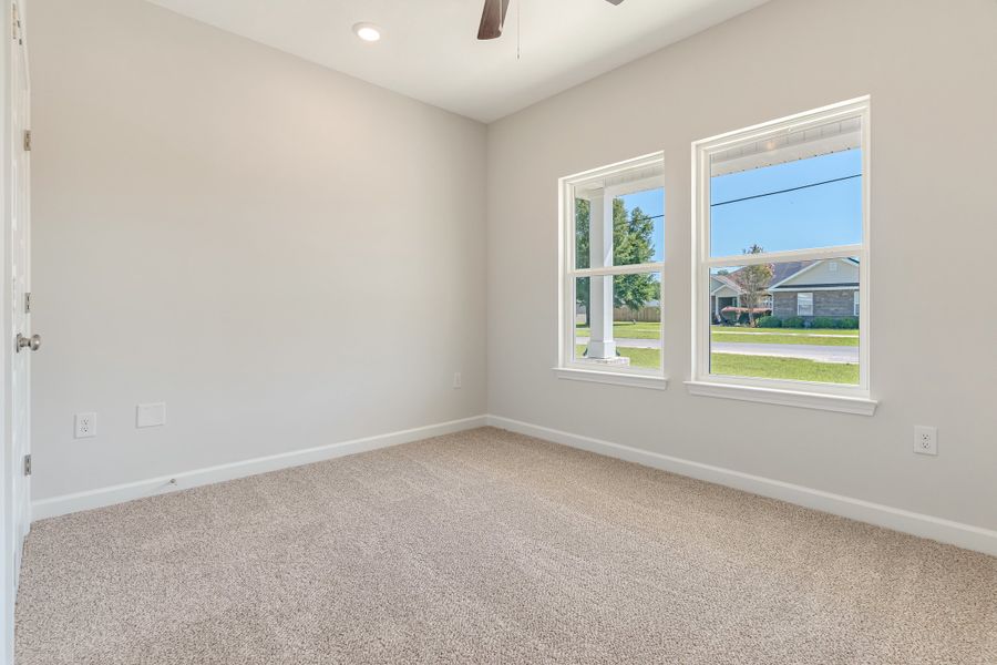 Representative unfurnished interior of a home built from the Elizabeth by CJL Homes in McCarthy Estates, Defuniak Springs (Image 21).