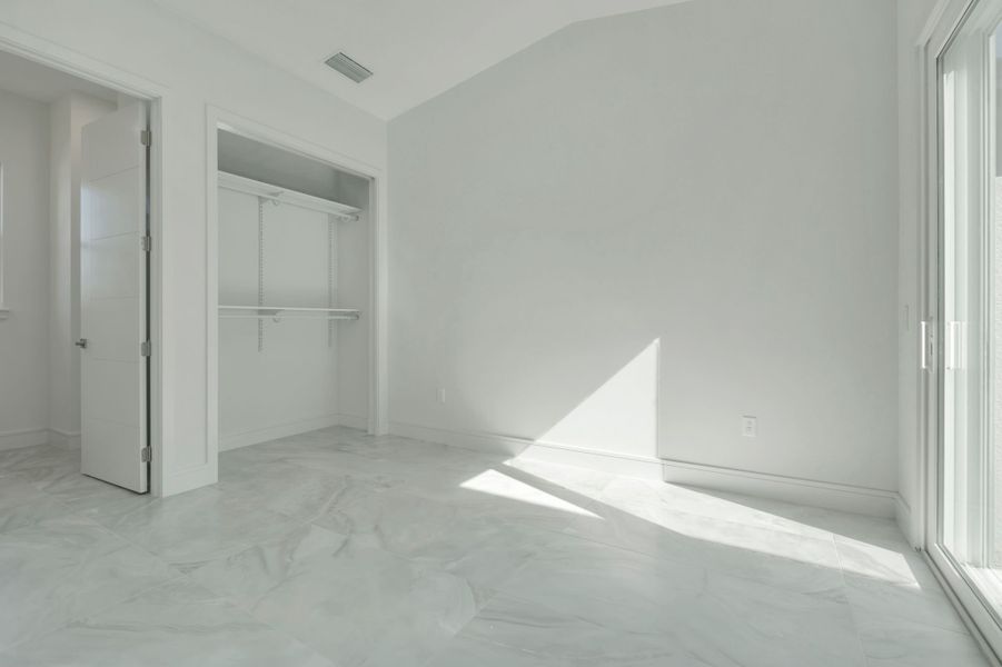 Representative unfurnished interior of a home built from the Courtyard 50 by ABD Development in Hampton Green at Providence, Davenport (Image 47).