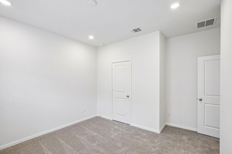 Spacious, unfurnished interior of a new home in , Dayton (Image 35).