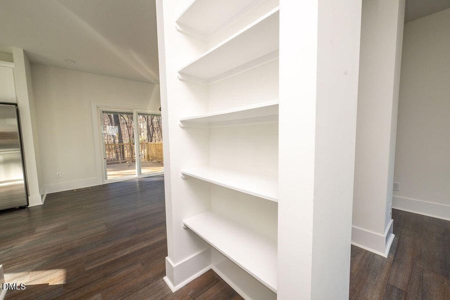 7 Mercury Built In Shelves