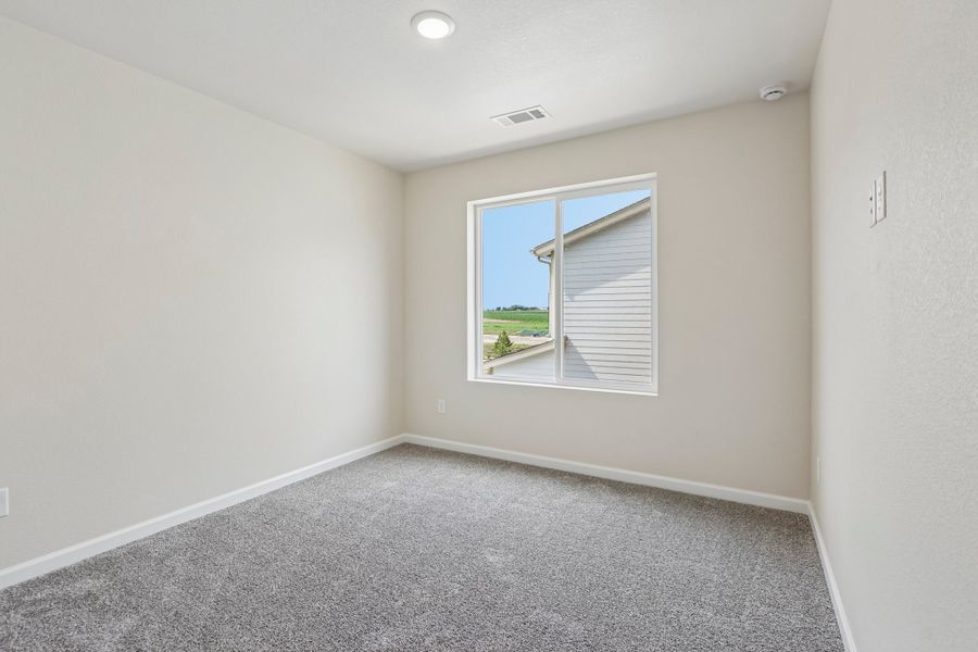 Spacious, unfurnished interior of a new home in Spring Valley, Longmont (Image 9). Spacious, unfurnished interior of a new home in Spring Valley, Longmont (Image 9).