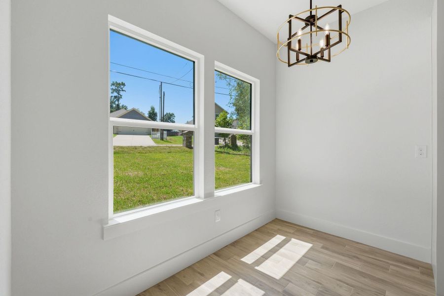 Spacious, unfurnished interior of a new home in , Willis (Image 15).