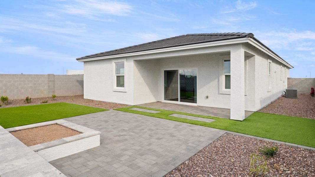 Exterior details and patio area of a home in Rio Rancho Estates, Wittmann (Image 27).