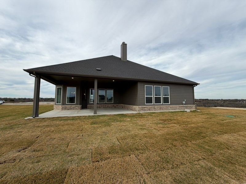 Exterior details and patio area of a home in Eagle Ridge Estates, Weatherford (Image 3).