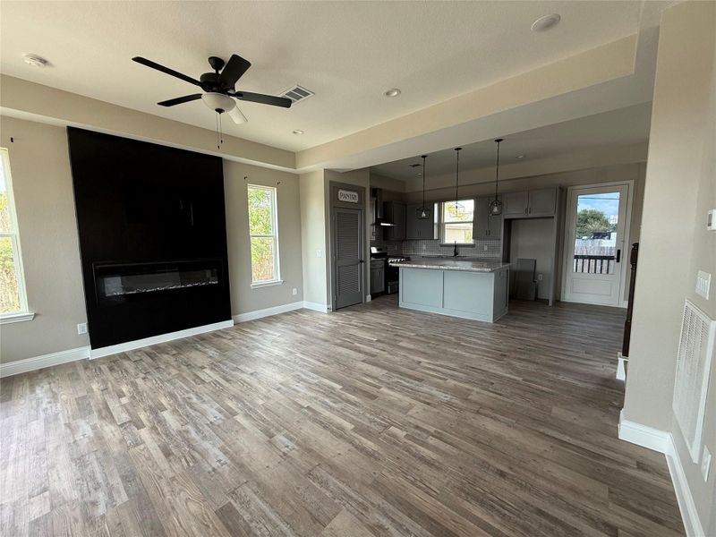Spacious, unfurnished interior of a new home in , Pasadena (Image 27).