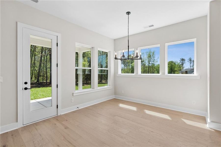 Spacious, unfurnished interior of a new home in Meadow Brook Farms, Cumming (Image 15).