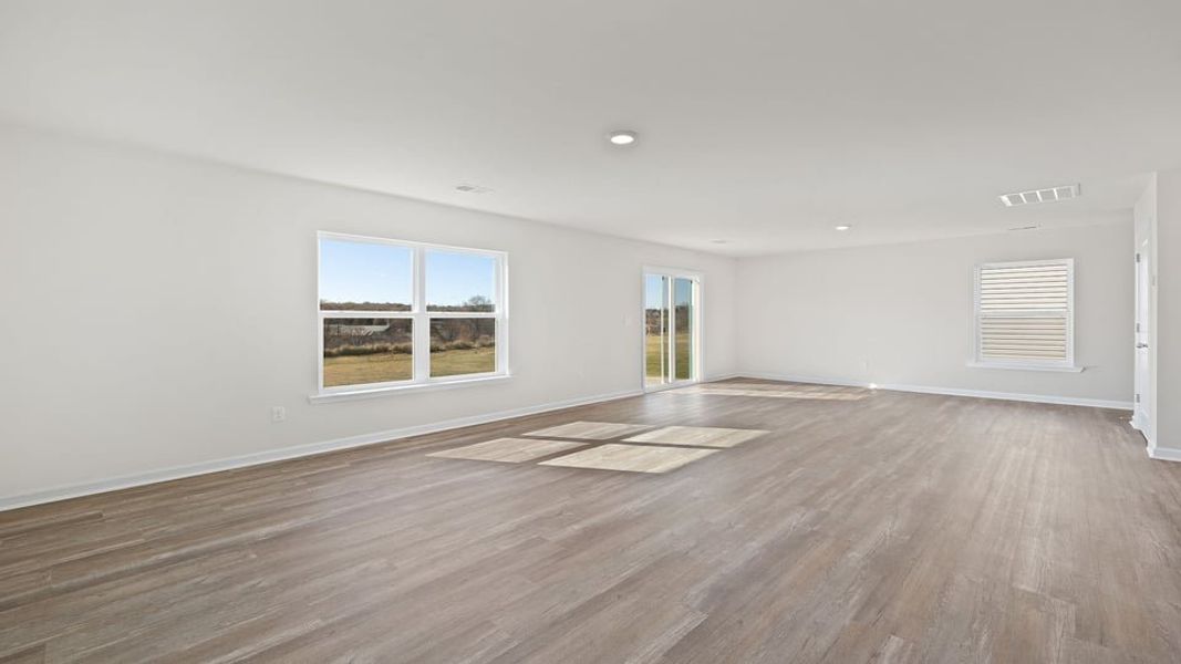 Spacious, unfurnished interior of a new home in Durbin Meadows, Fountain Inn (Image 19).