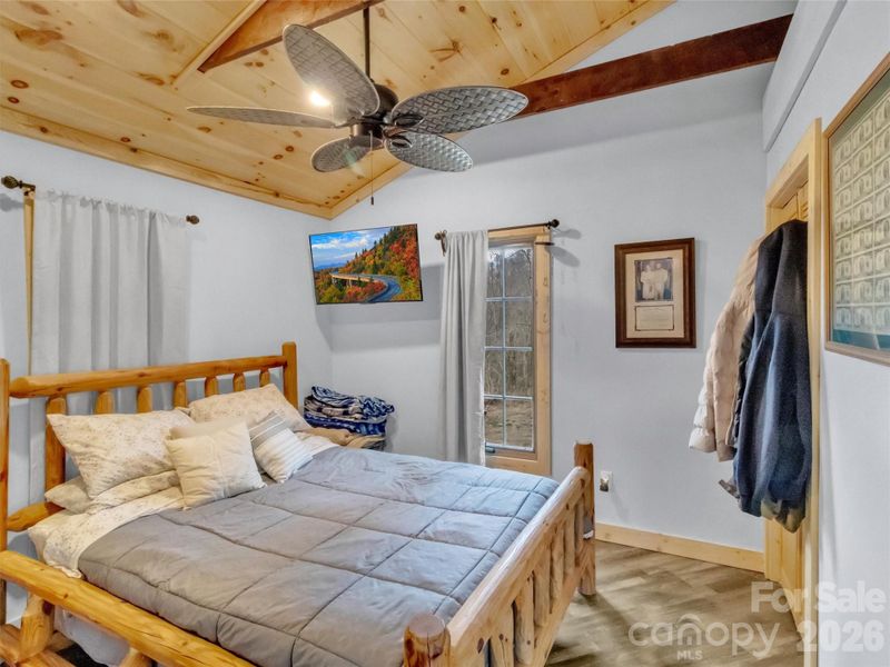 Furnished interior view inside a new home in , Sylva (Image 11).