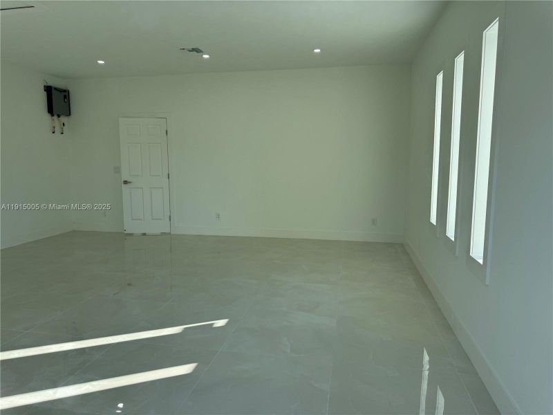 Image 21 of a home in .