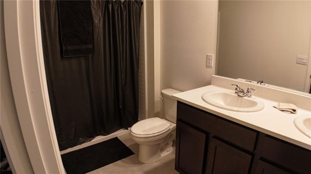 Furnished interior view inside a new home in , Ocala (Image 9).