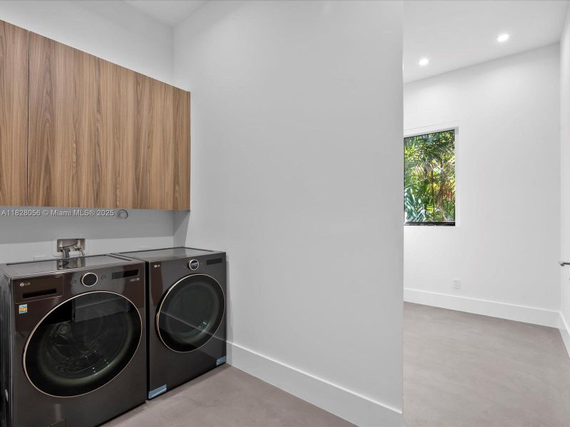 Furnished interior view inside a new home in , Miami (Image 59).