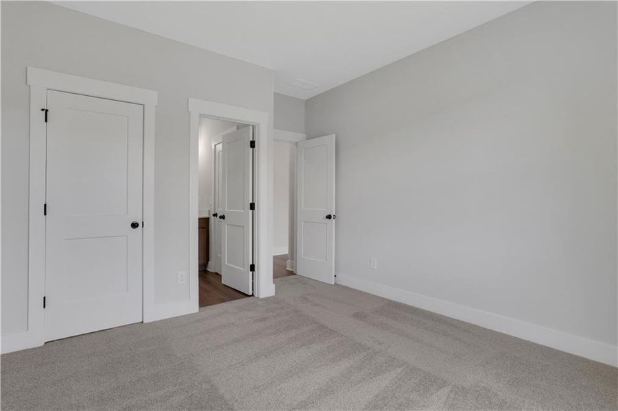 Spacious, unfurnished interior of a new home in Twin Lakes, Hoschton (Image 46). Spacious, unfurnished interior of a new home in Twin Lakes, Hoschton (Image 46).