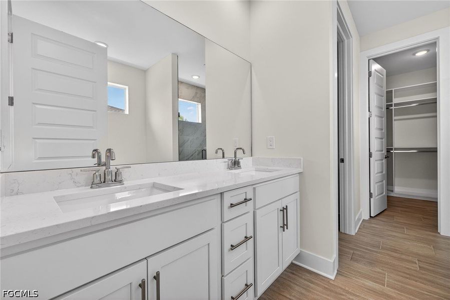 Furnished interior view inside a new home in Cape Coral, Cape Coral (Image 7).