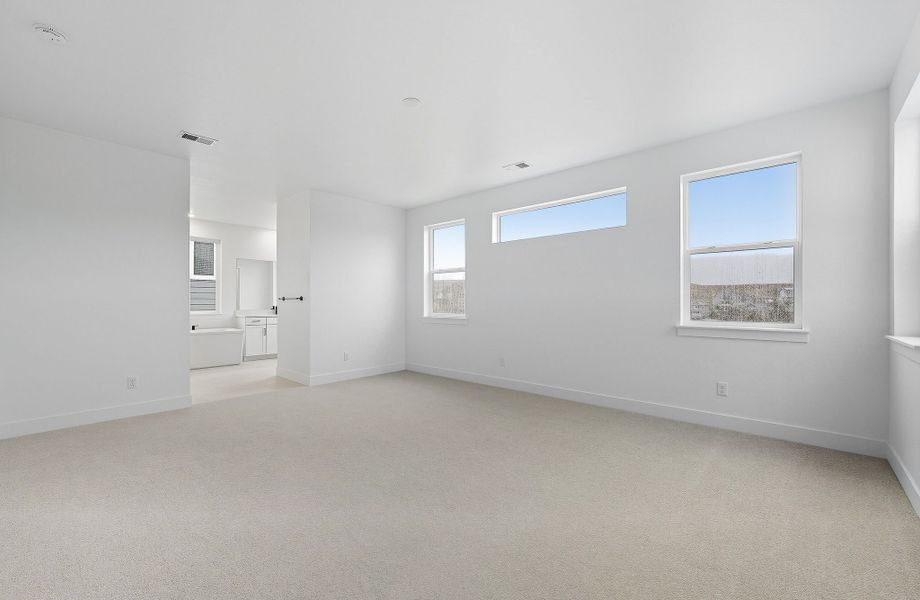 Spacious, unfurnished interior of a new home in Trailstone, Arvada (Image 15).