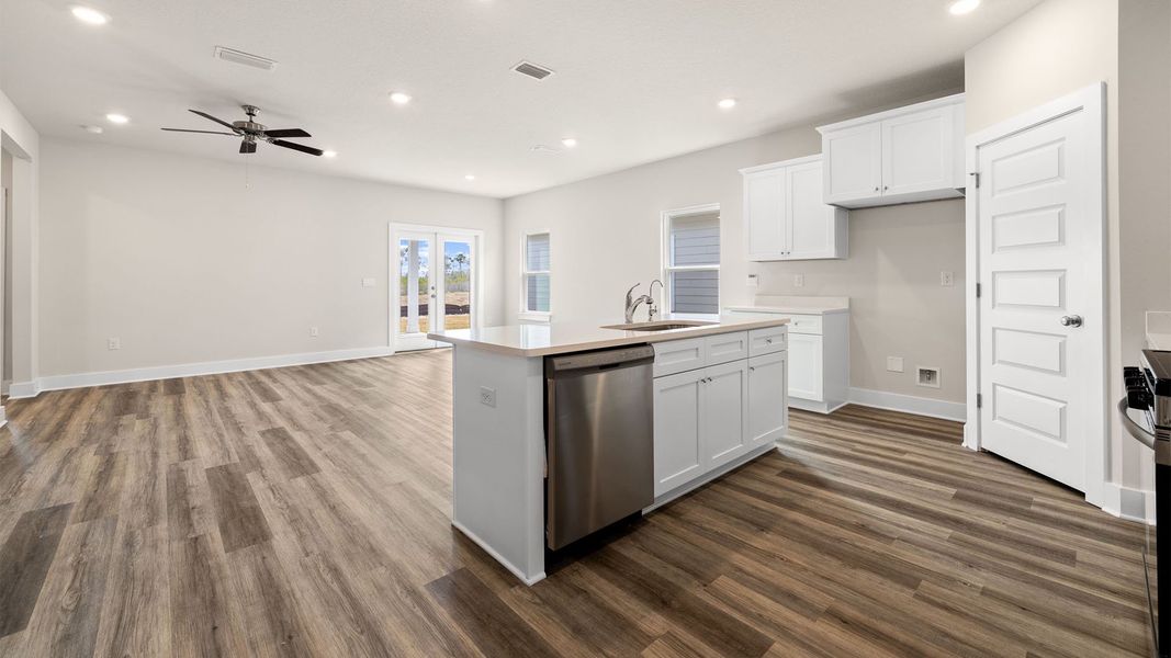 Furnished interior view inside a new home in Titus Park, Panama City (Image 6). Furnished interior view inside a new home in Titus Park, Panama City (Image 6).