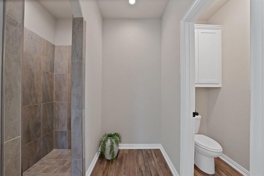 Furnished interior view inside a new home in , Mabank (Image 10).