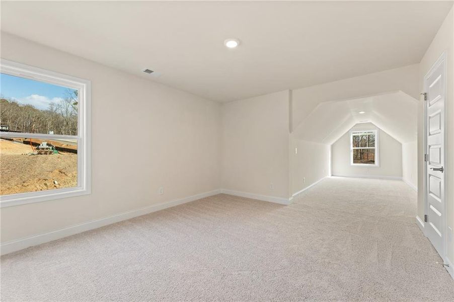 Spacious, unfurnished interior of a new home in , Gainesville (Image 14).