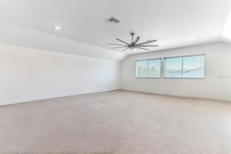 Spacious, unfurnished interior of a new home in Whiting Estates, Spring Hill (Image 23).