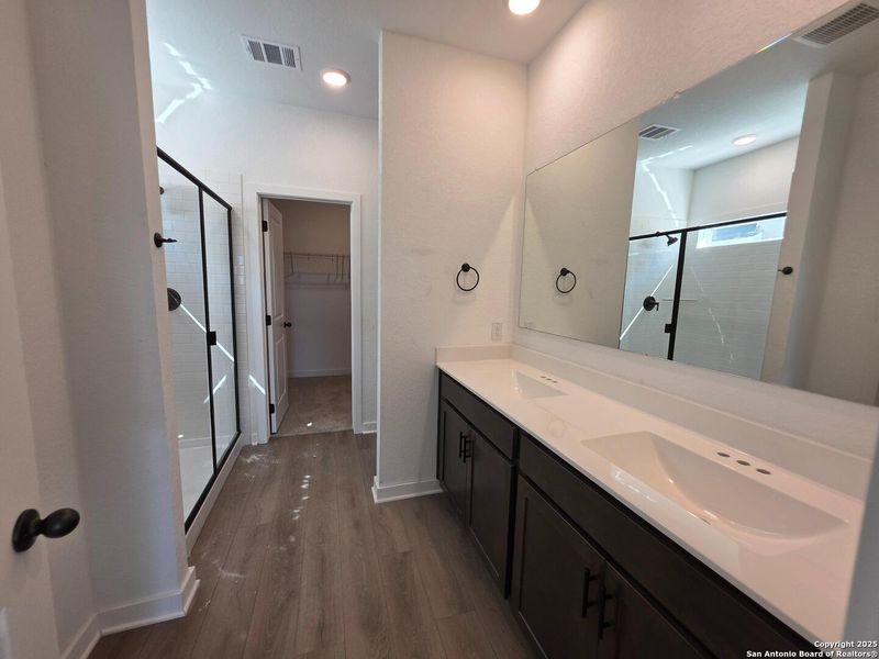 Furnished interior view inside a new home in , Schertz (Image 9).