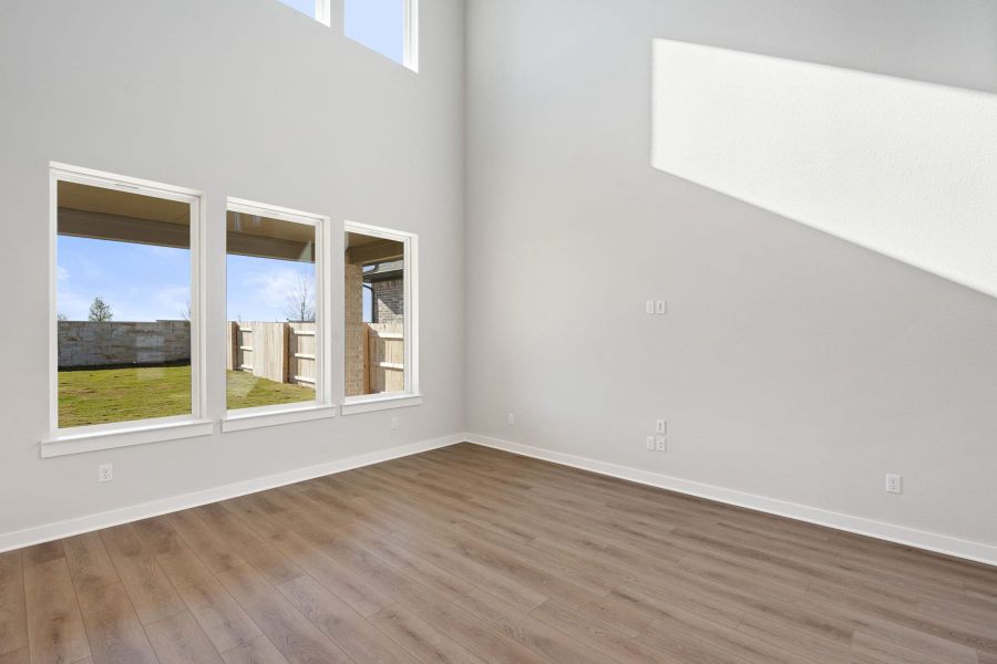 Spacious, unfurnished interior of a new home in Flora, Hutto (Image 31).