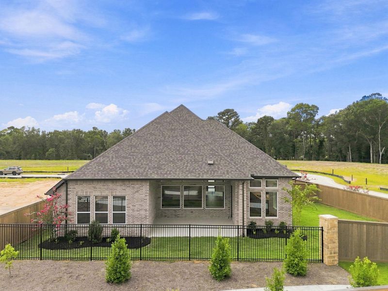 Exterior details and patio area of a home in The Highlands, Porter (Image 3).