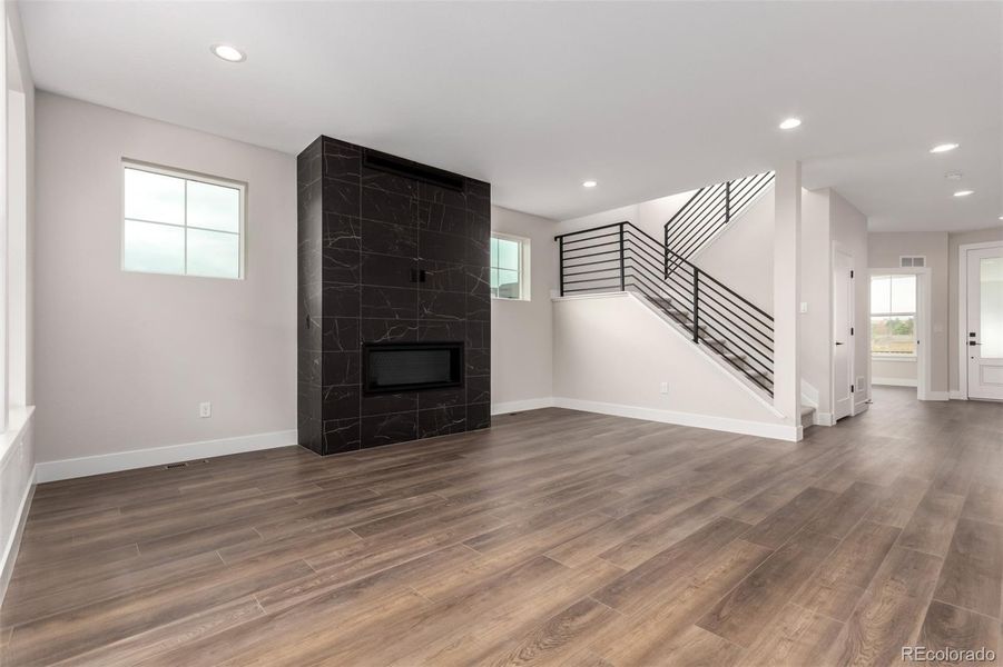Spacious, unfurnished interior of a new home in West Grange, Longmont (Image 24).