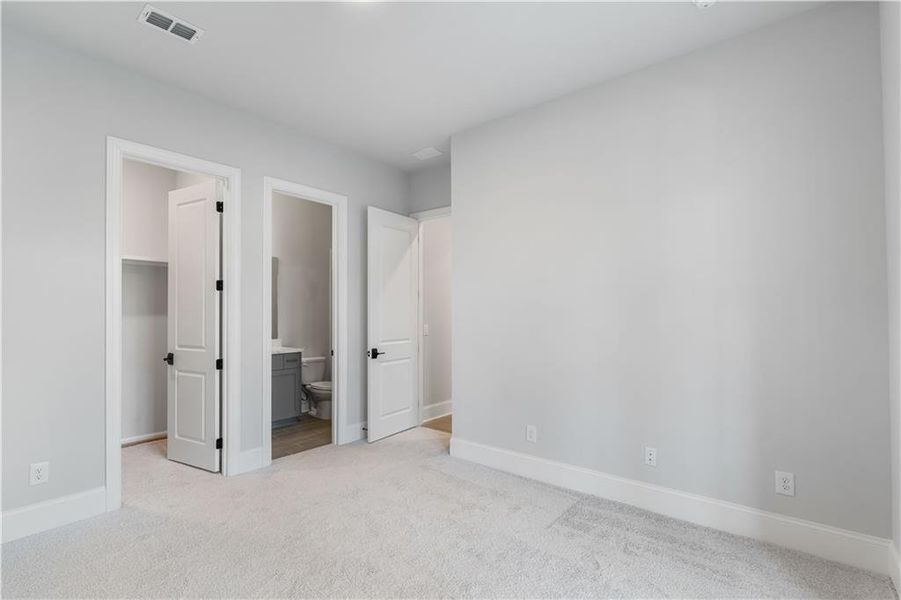 Spacious, unfurnished interior of a new home in Waterside Single Family, Peachtree Corners (Image 39).