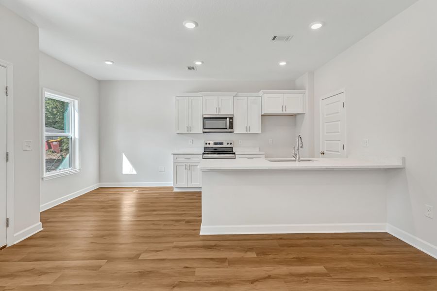 Spacious, unfurnished interior of a new home in , Crestview (Image 24).